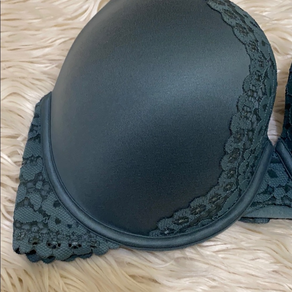 Victoria Secret   bra - Picture 2 of 8